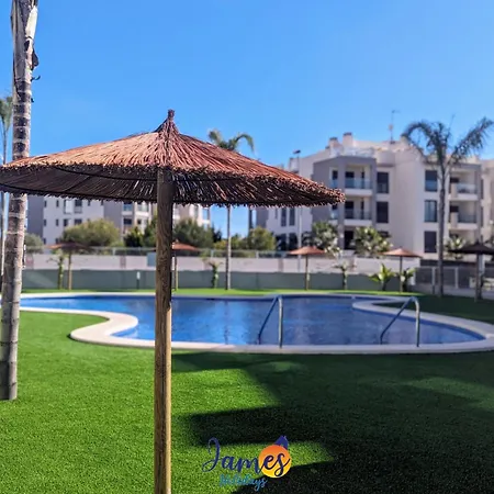 Stylish Penthouse With Pool & Solarium Vm40 דירה
