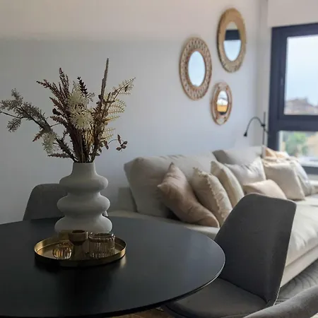 Stylish Penthouse With Pool & Solarium Vm40 *